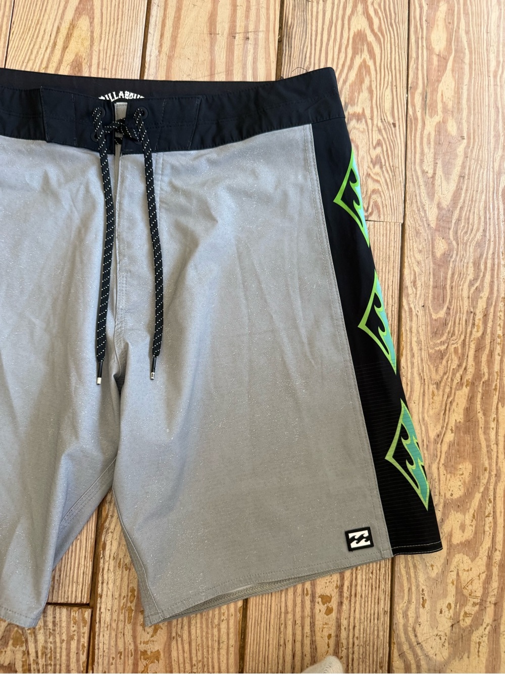 Billabong Men's D Bah Airlite boardshorts size 31